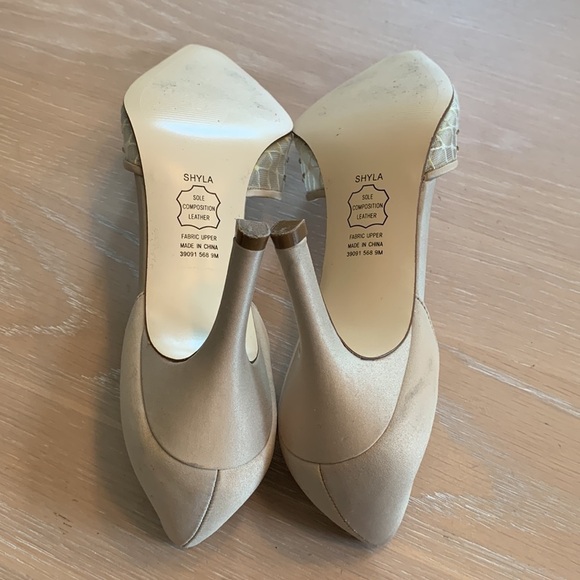 Metaphor Shyla heels Sz 9.5 with sheer rhinestone area, very light wear - Picture 7 of 7